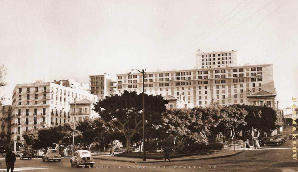 07 SQUARE GANDOLPHE ET CITE LESCURE.jpg - ORAN LE SQUARE GANDOLPHE ET LA CITE LESCURE
